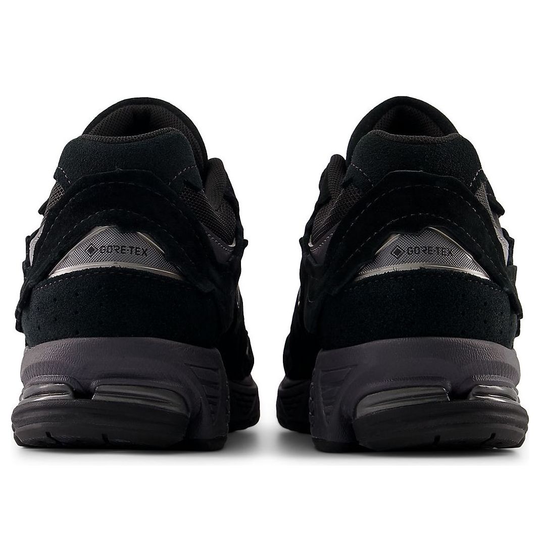 New Balance 2002r Black Magnet GORETEX