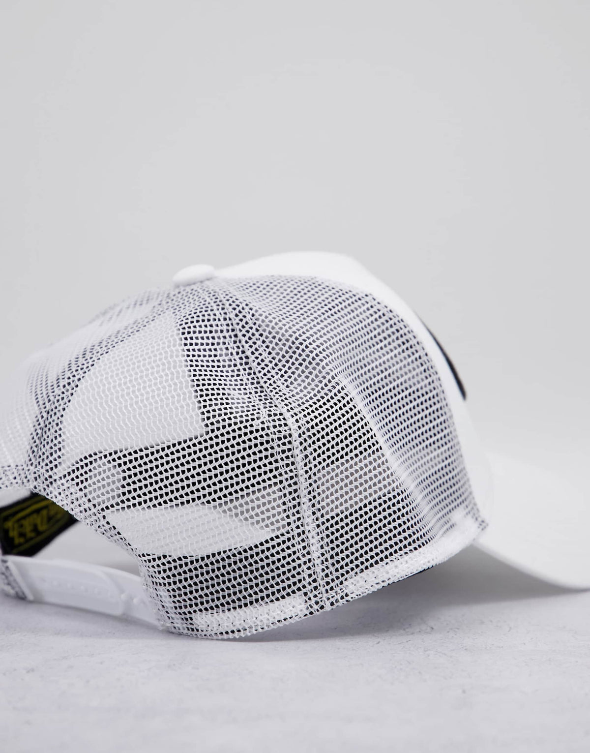 Von Dutch Trucker Cap White Black