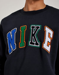 Nike Sportswear Club Fleece Crew Varsity Letters