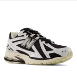New Balance 1906r Black & White