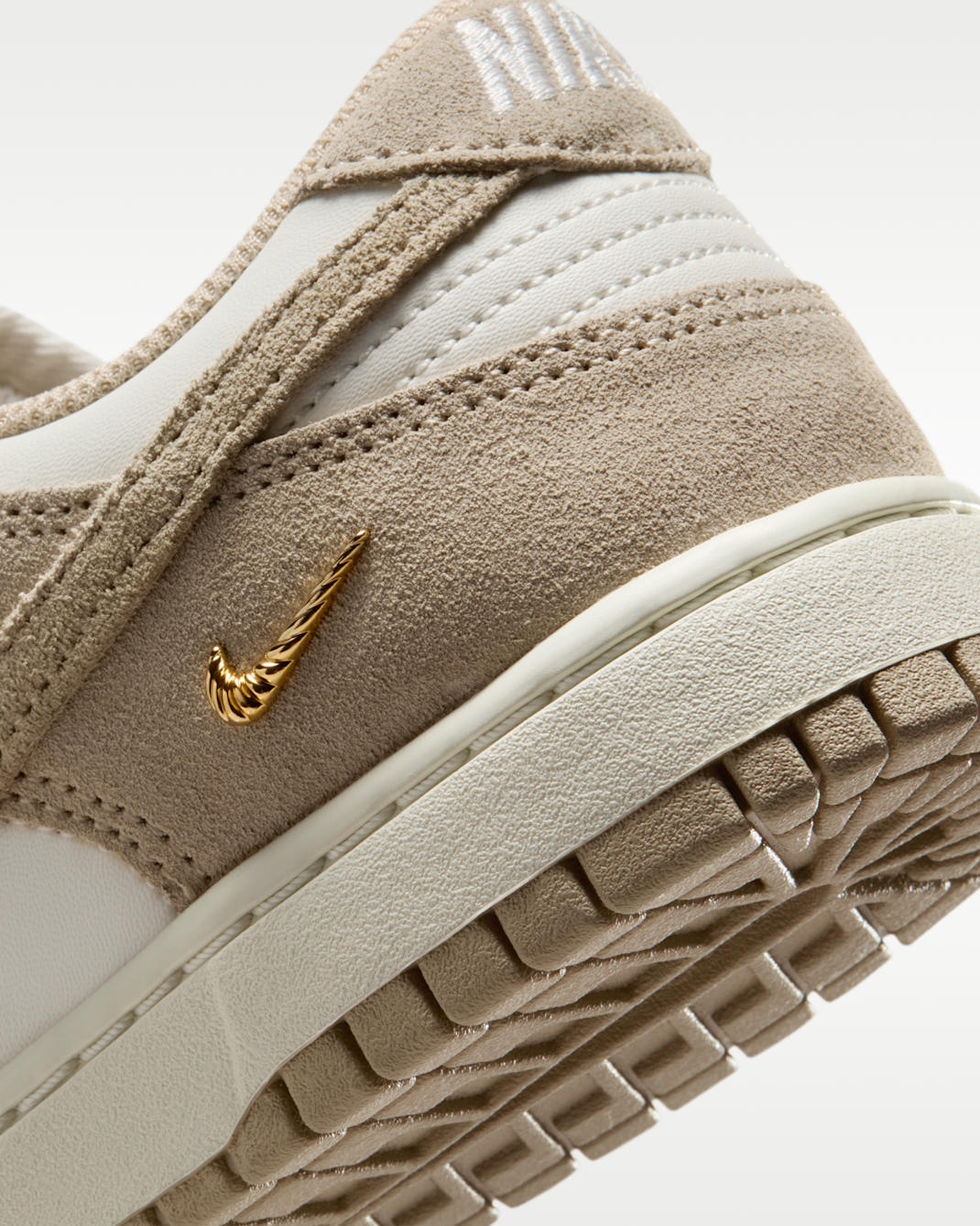Nike Dunk Low Sail Metallic Gold