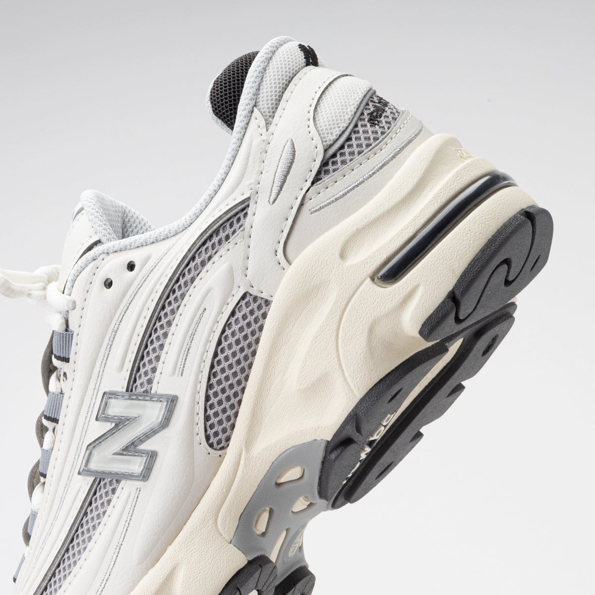 New Balance Salt 1000